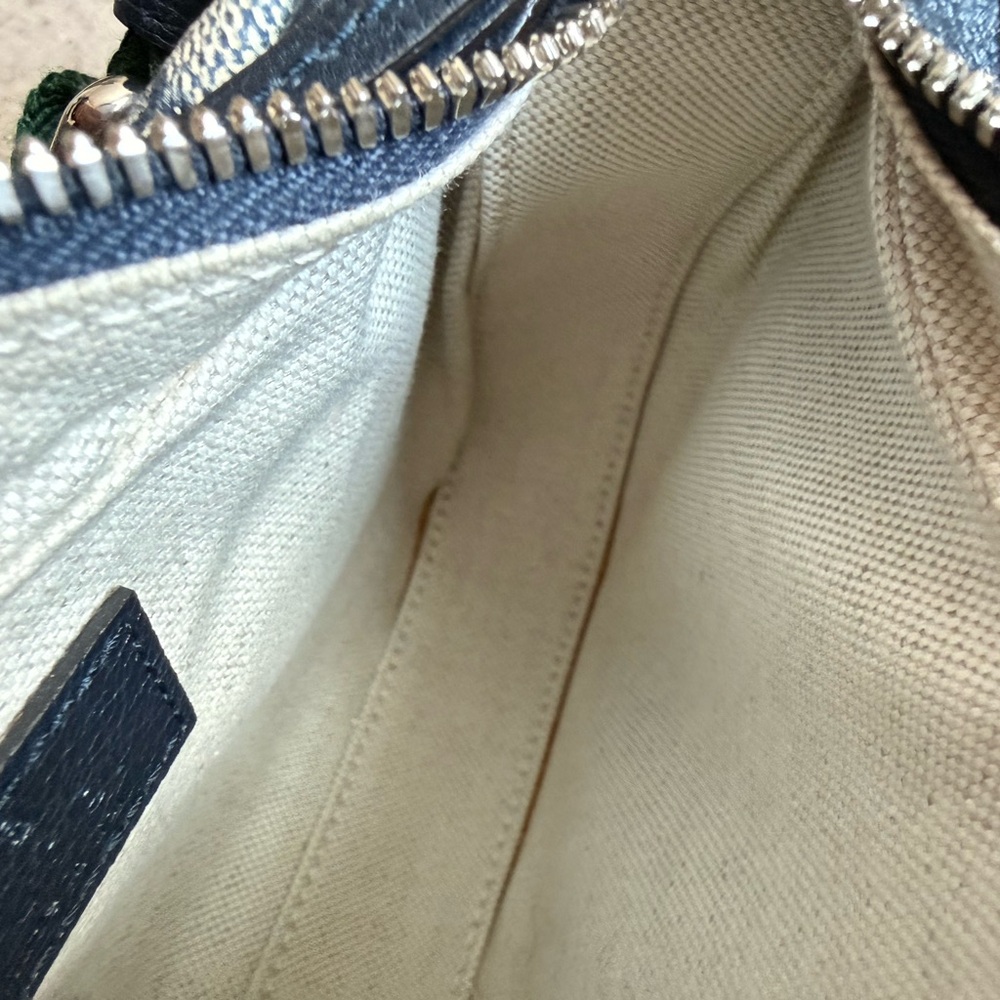 Gucci Beige and Blue Crossbody Bag with Green and Red Strap - Picture 12 of 13